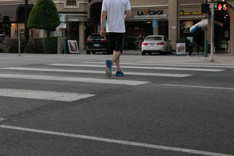 Omaha, NE - Pedestrian Injury Crash on Storz Expy and Sorensen Pkwy