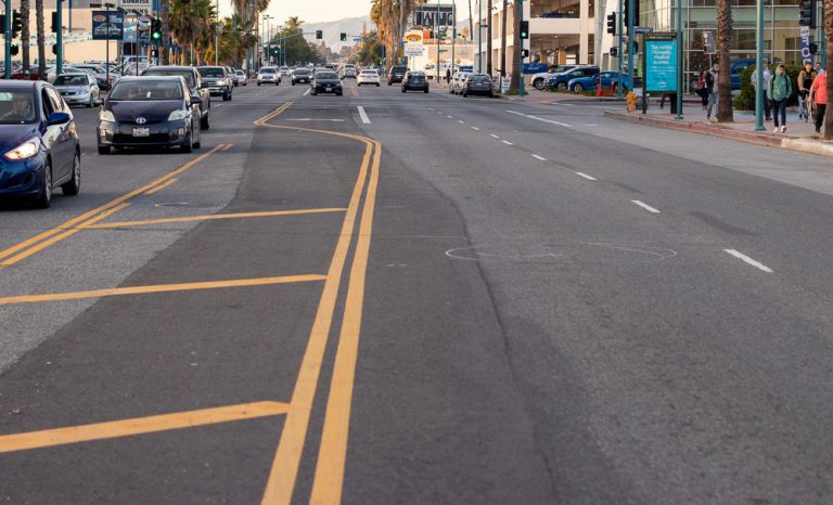 Omaha, NE - Multiple Injuries Reported in Crash on I-80 W at 50th St